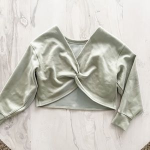 Lululemon Twist Back to Front Pullover- Size 6